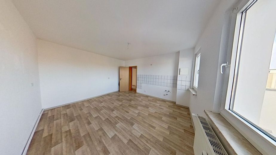 Helle 2-Raum DG-Wohnung sucht neuen Mieter – Küche
