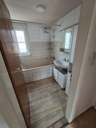 Vollständig renoviertes 5-Zimmer-Haus mit Einbauküche – Foto 11
