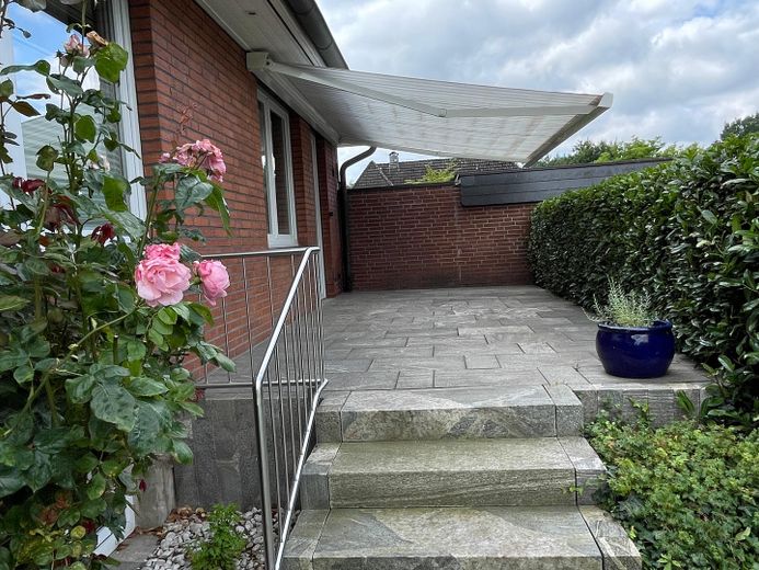 Terrasse mit Markise
