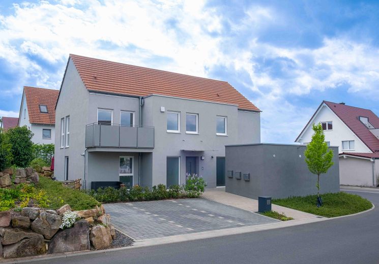 شقة بمساحة 71 m² - مشرقة، عالية الجودة، مميزة – Außenansicht Eingang