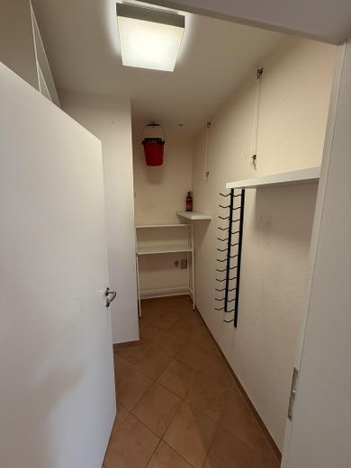 Barrierefreie 3,5-Zimmer-Wohnung in Sasel – Südwest-Balkon, Aufzug Tiefgarage, 2 TG-Plätze – Abstellraum