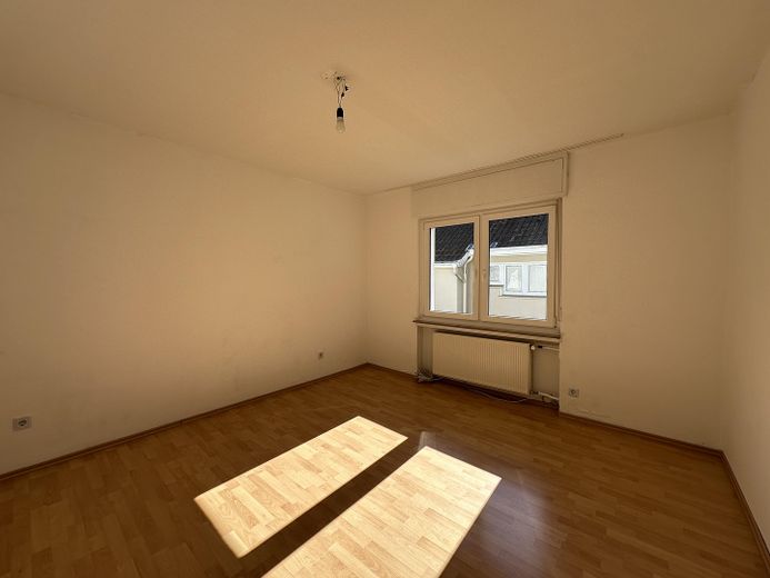 ZENTRUMSNAH! 1. OG Wohnung ETW in saniertem MFH – Elternzimmer