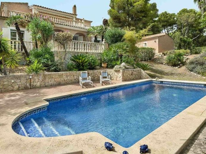 Exklusives Wohngefühl inmitten mediterraner Idylle – Foto 1