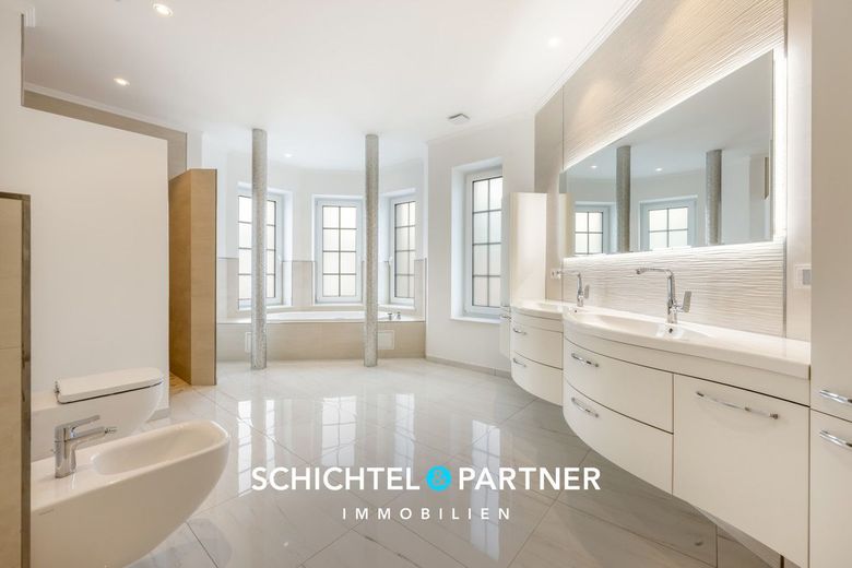 Baden | Herausragende Luxusvilla am Weserhang mit Wellness-Landschaft – S&amp;P | Vollbad