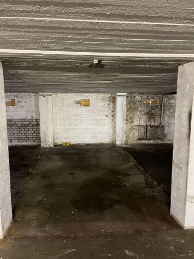 Tiefgaragenstellplätze nahe der S-Bahn Barmbek zu vermieten – Stellplatz 8 (Beispiel)