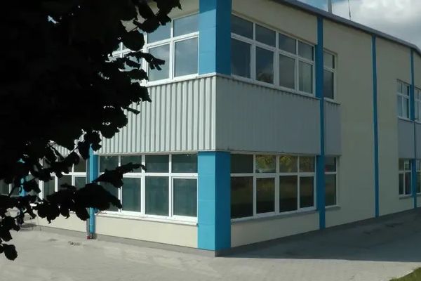 Singolarmente o in combinazione: spazi per uffici, magazzino e produzione (550/440/105 mq)!