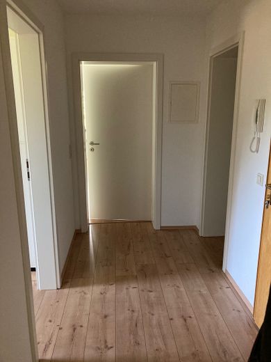 Bubenbach - Schöne 3- Zimmer Erdgeschosswohnung zu vermieten (4) (ID142) – Flur