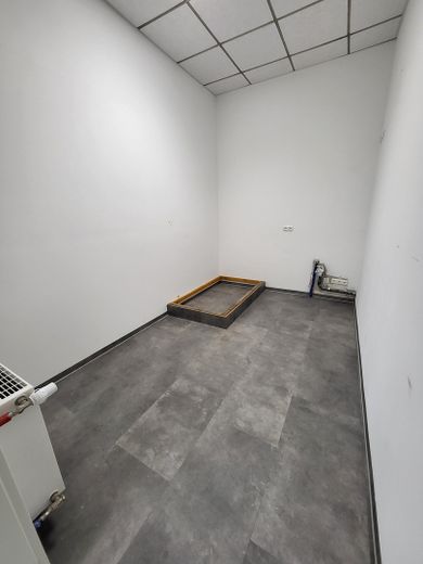 2 Einmalige Ladenlokale in stark frequentierter Lage mit ca. 280 m2 und 103 m2 Gewerbefläche – Innenansicht