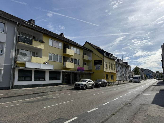 Attraktive 3-Zimmerwohnung mit besonderem Grundriss, modernisiertem Wohnkomfort und eigener Garage – Foto 2