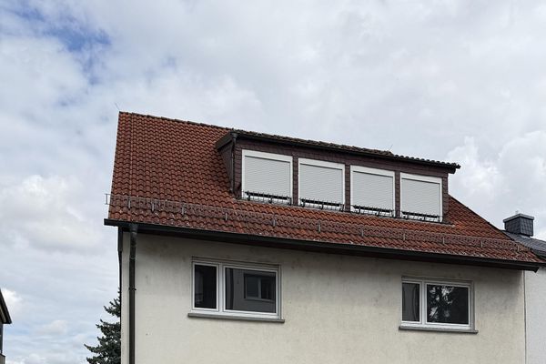 Erstbezug nach Sanierung: Helle 2 Zimmer Wohnung mit großem Balkon & Kellerabteil