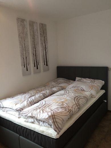 Schöne möblierte 2 ZKB Balkon Single-Wohnung in Pottum am Wiesensee – Schlafzimmer