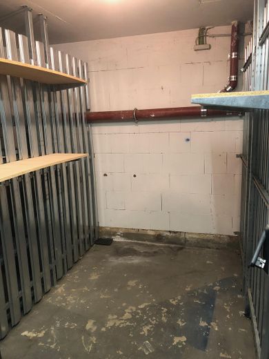 Helle 2-Zimmer Wohnung, Balkon, modernes Bad – Kellerraum