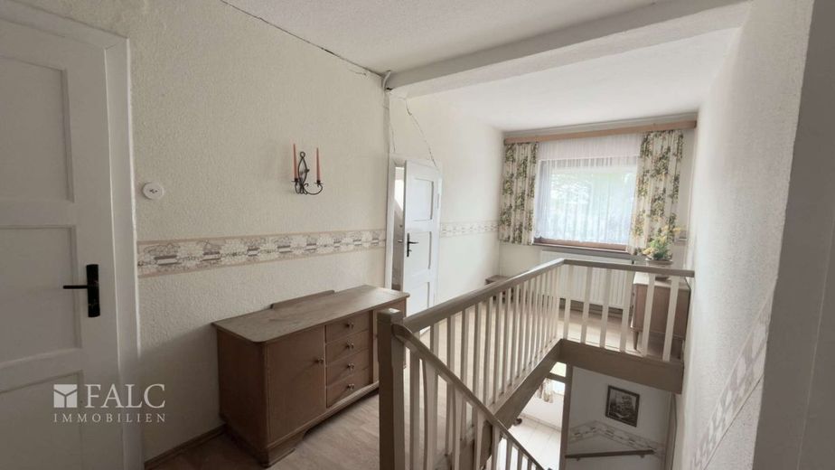 Familienfreundliches Handwerkerhaus mit Potenzial nahe Erfurt – Treppenhaus