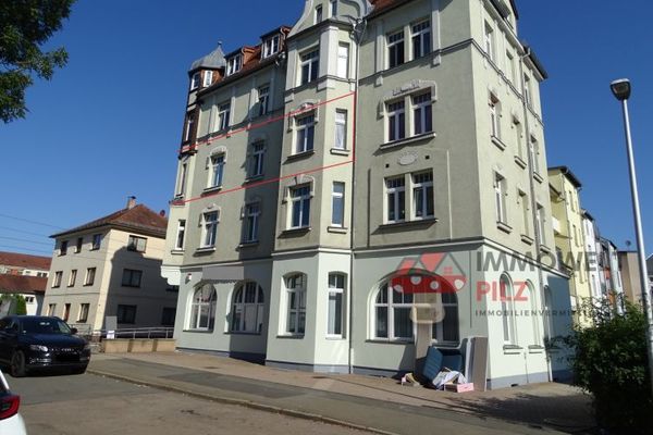 Amplio apartamento de 3 habitaciones en un edificio residencial plurifamiliar rehabilitado en Gera