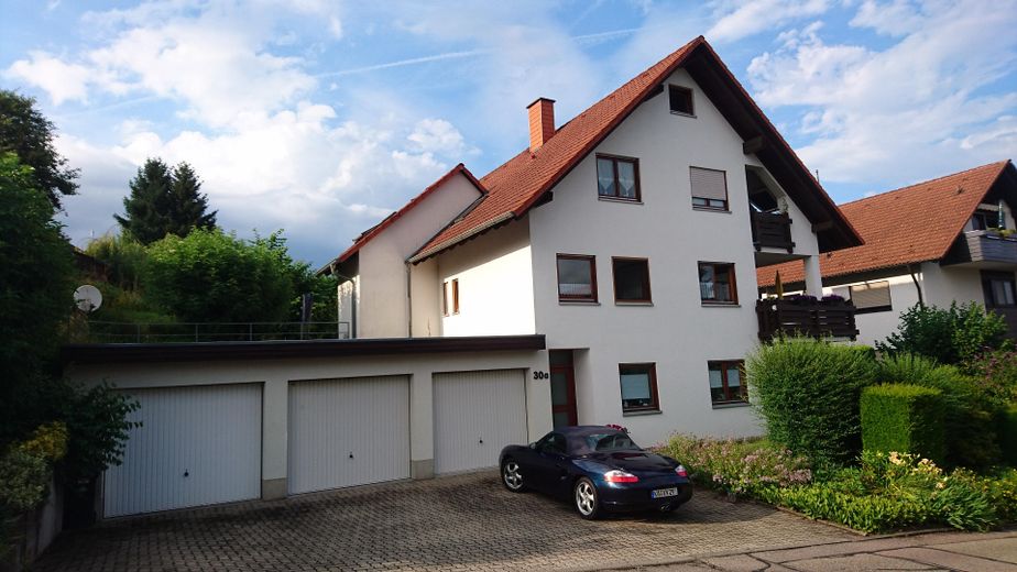 3,5-kamerappartement op de bovenverdieping met fantastisch uitzicht – Hausansicht 