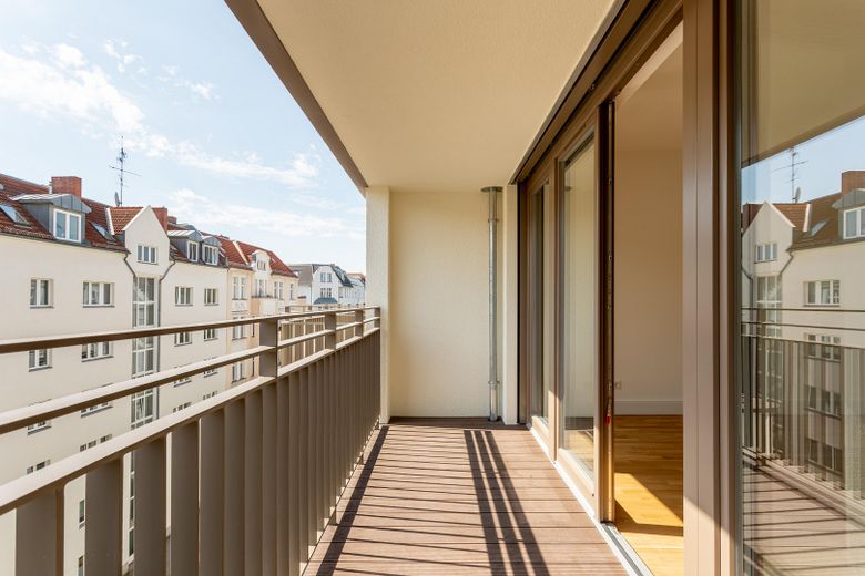 H9-09 → Exklusive 3-Zimmer-Wohnung mit 2 Balkonen und Weitblick über Berlin – Foto 4