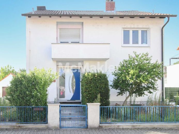 Einfamilienhaus mit Garage und großem Garten in begehrter Lage in Germersheim – Foto 1