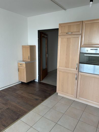 Provisionsfrei, modernisierte 2-Zimmer-Wohnung mit Skylineblick in Liederbach – Eingang Flur