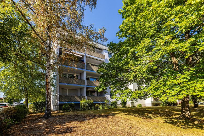 Modernize edilmiş, yeni baştan kapsamlı yenilenmiş 2 odalı kat mülkiyeti dairesi | 61 m² | Güney balkonu – Außenansicht Balkon