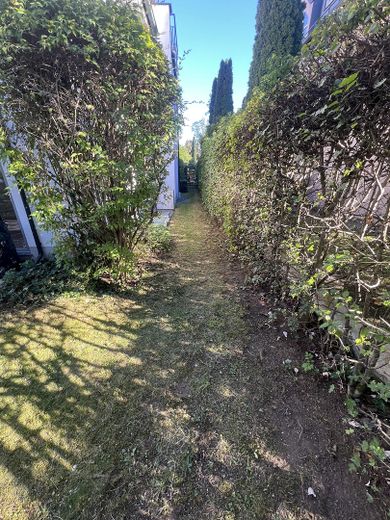 Urokliwe mieszkanie z ogrodem i pokojem muzycznym w spokojnej okolicy Monachium-Maxhof – Garten