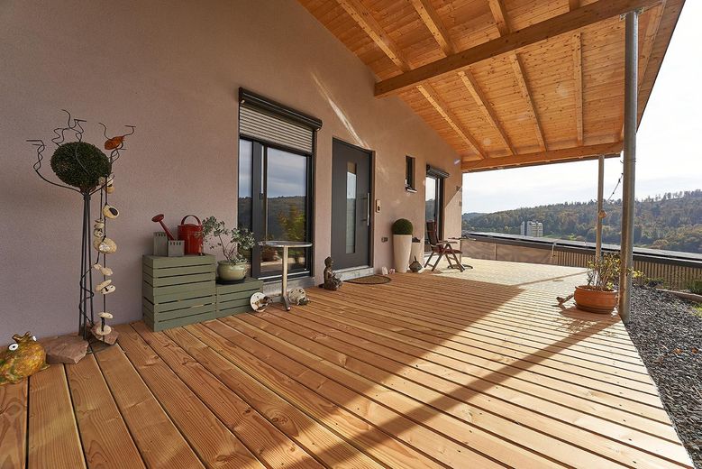 Westseite Holzterrasse