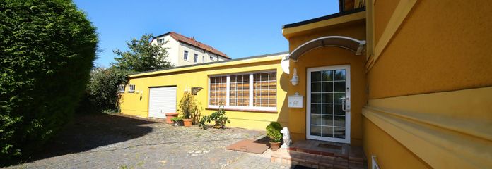 AnsichtEingangUndHof