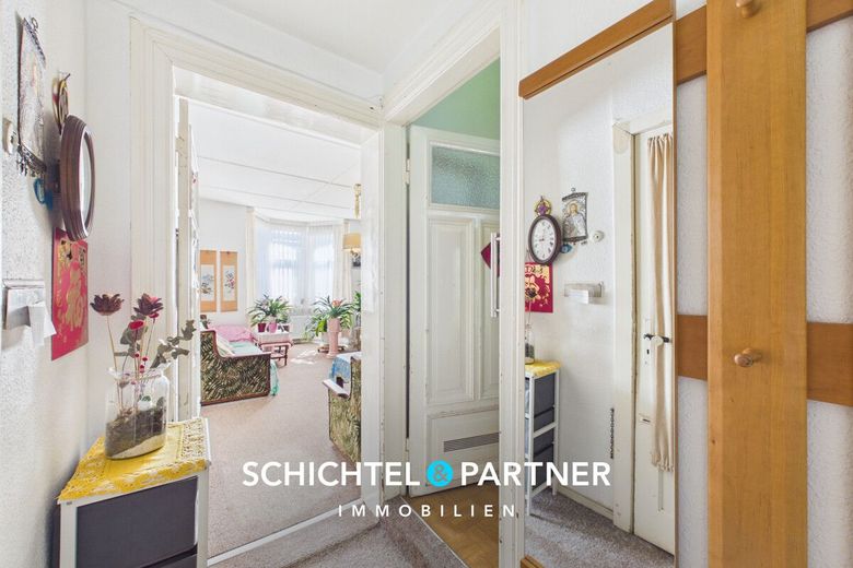 Mitte | Bezugsfrei: Stadtvilla mit 3-Einheiten oder als Einfamilienhaus – S&amp;P | Flur