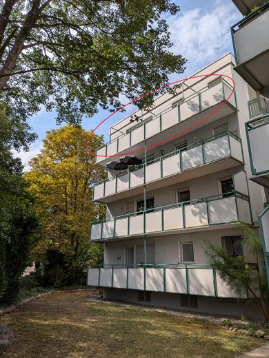 3-pokojowe mieszkanie w Alt-Moosach, 3 minuty do U3, wśród zieleni i z dużą ilością słońca. Bez prowizji! – Grünfläche (Süd-Ost)