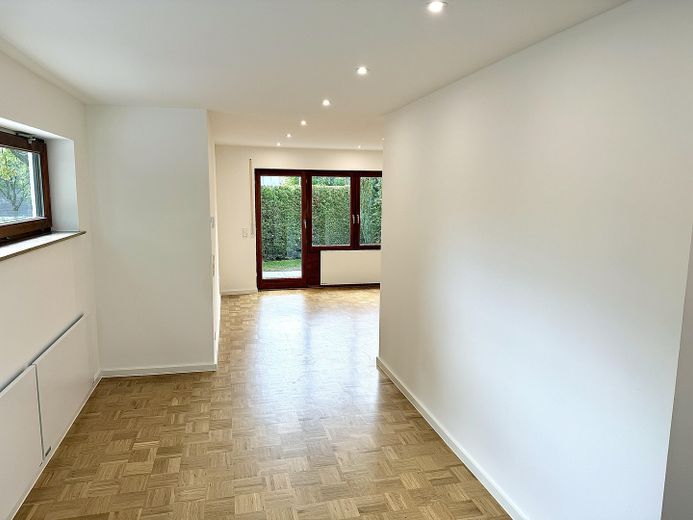 Einziehen & Wohlfühlen – hochwertig renoviertes Reihenendhaus mit Garten, Garage & PV – EG_Essbereich