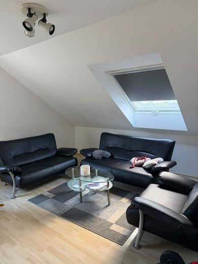 Bellissimo appartamento arredato completamente con 2 locali e giardino a Overath - Steinenbrück – Wohnzimmer
