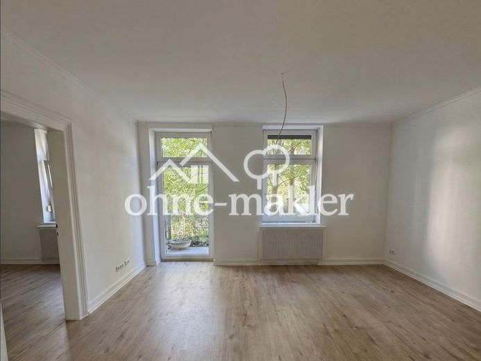 Appartamento d’epoca di 3 locali, ristrutturato con finiture di pregio, con cucina componibile e balcone in posizione privilegiata nel Johannesviertel – Foto 1