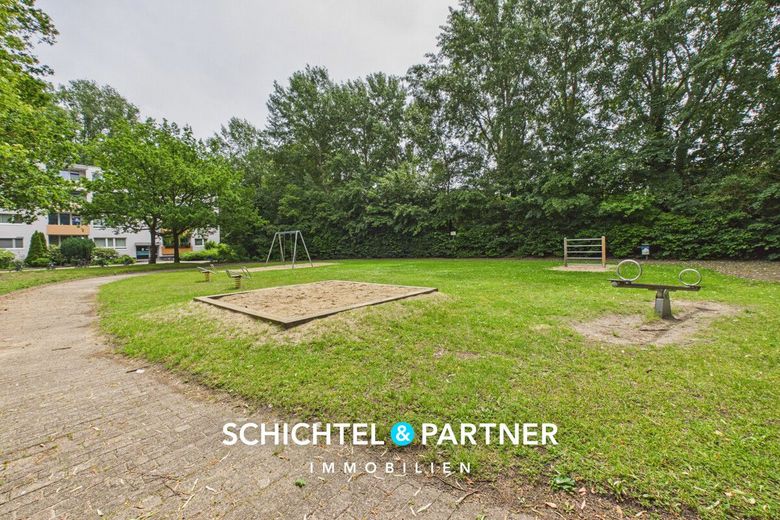 Mahndorf | Helle 4-Zimmer-Wohnung mit zwei Loggien und grünem Ausblick – S&amp;P | Spielplatz
