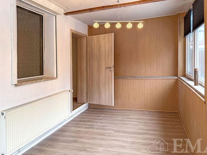 Massiv gebauter Bungalow auf großzügigem Gartengrundstück – Foto 1
