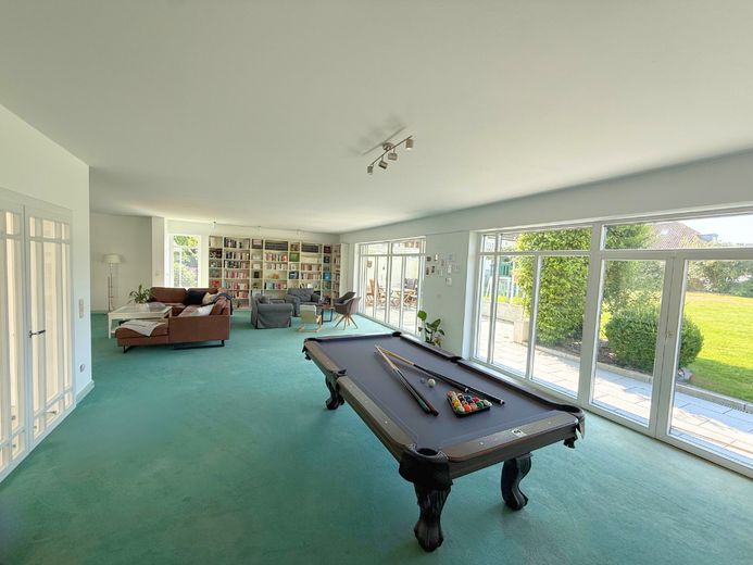 Villa esclusiva progettata da un architetto con vista libera sui prati dell’Ilmenau – Wohnzimmer