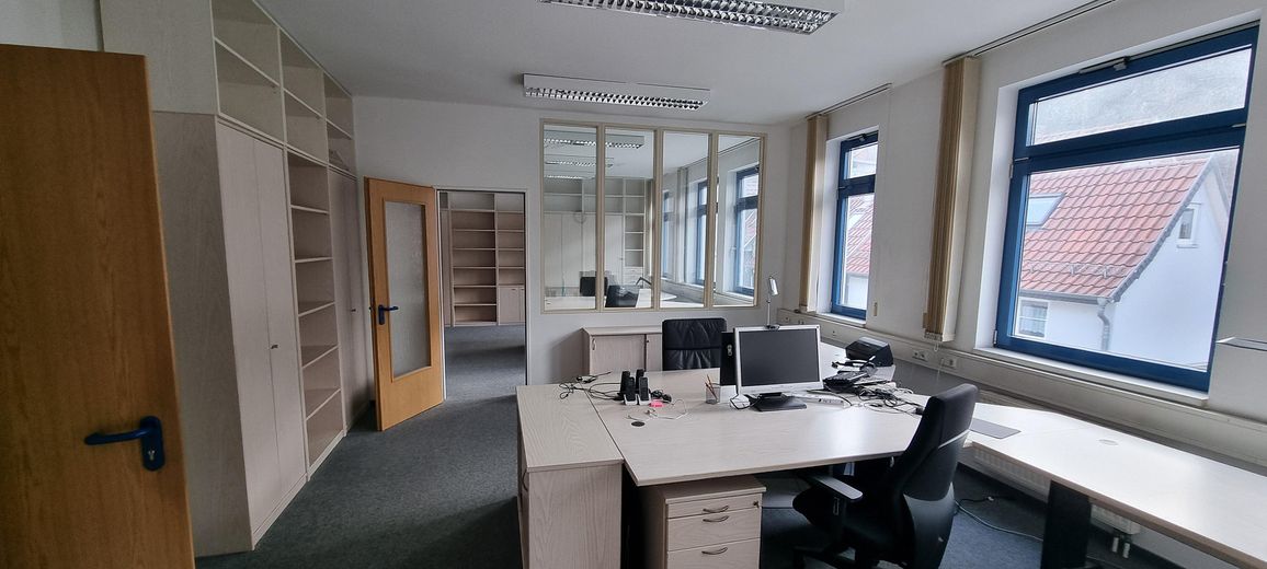 Industrie-/Logistikstandort mit Büro- und Sozialflächen| 6.000 € Kalt| 3,83 €/m² | 3D-Scan – OG Seketriat