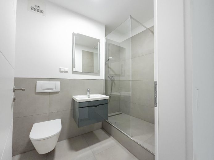Centro de la ciudad: apartamento de 3 habitaciones, recién renovado – Badezimmer