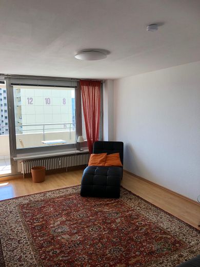 3,5-кімнатна квартира Leonberg. LEO Center am Stadtpark – Wohnzimmer