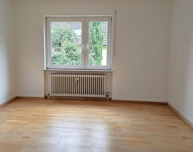 Wiesbaden: Top-Lage, beste Nachbarschaft, frische Luft, Ruhe plus Naturgeräusche pur! – Schlafzimmer