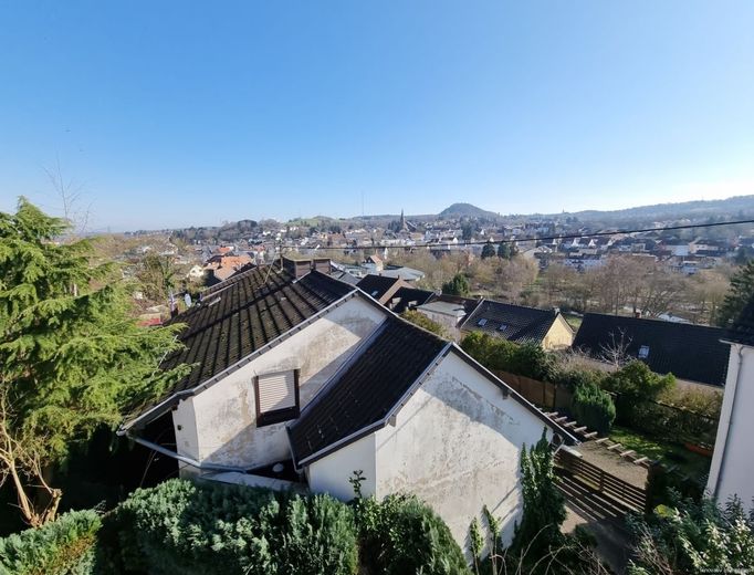 Gepflegtes Zweifamilienhaus in ruhiger Nebenstraße von Püttlingen – Aussicht Balkon Obergeschoss