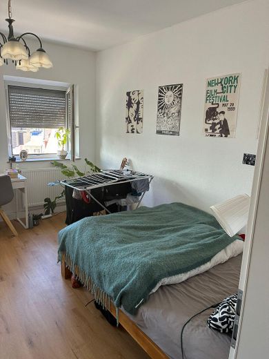 Zentrumsnahes WG-Zimmer mit Münsterblick – Zimmer rechte Seite