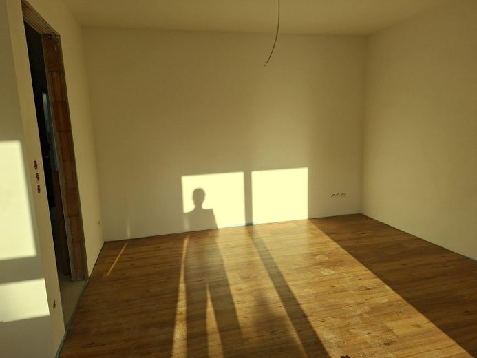 Maisonette Wohnung 71m² + 65m² Souterrain eigene Haustüre Erstbezug 2199€ warm inkl. Küche, Carport – Photo 20