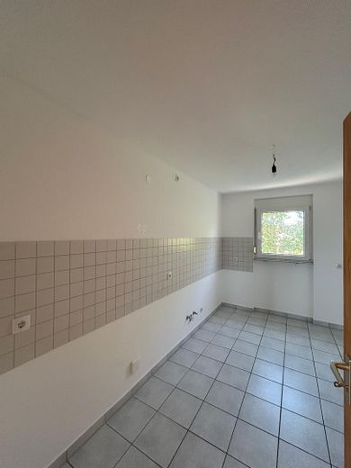 Neue Einbauküche – renovierte Wohnung - 3ZKB – Küche