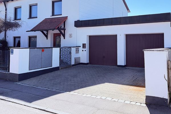 Wo Ruhe auf Stadtnähe trifft- mit sonnigem Südgarten