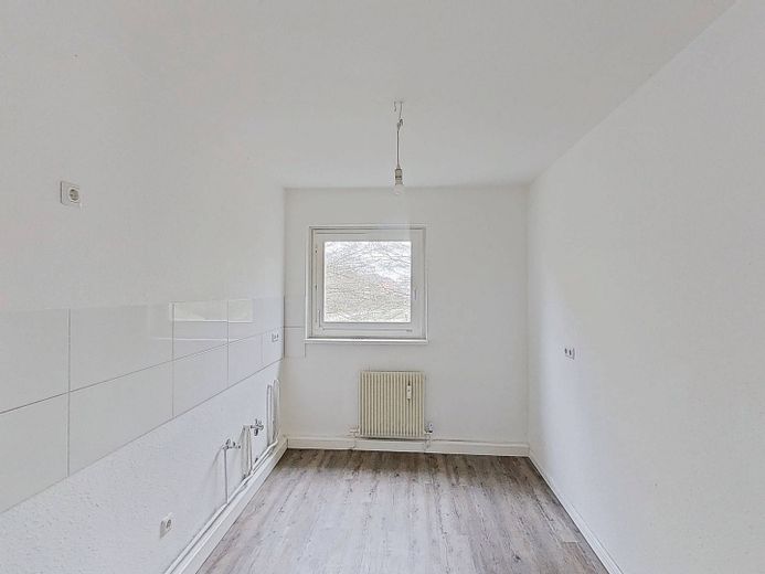Großzügiges Wohnen: Helle 4-Zi.-Wohnung mit Balkon – Ansicht I: Küche