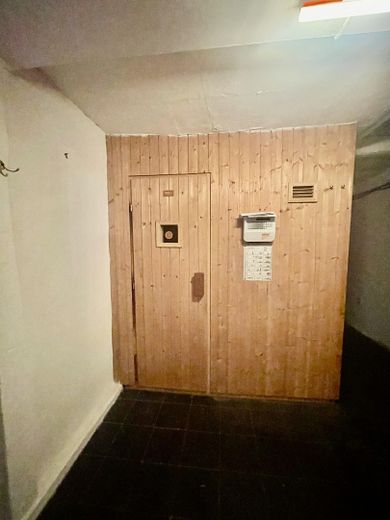 Zweifamilienhaus mit Gewerbe und viel Potenzial in Kleinwallstadt – Sauna 1. OG