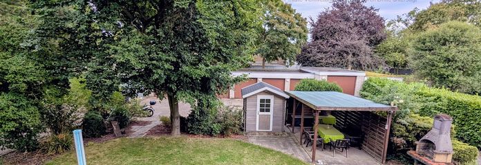 Idyllisch grüne Sonnen-Oase