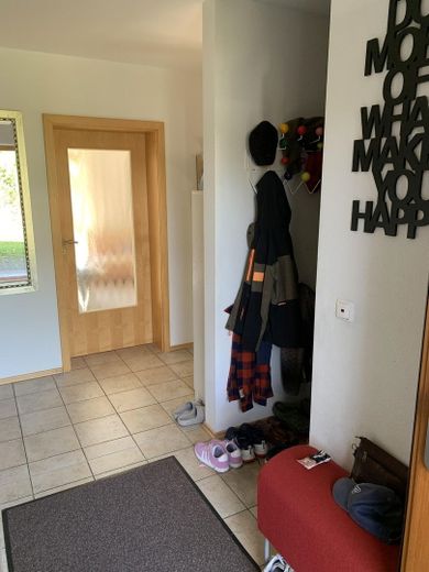 Flur mit Garderobe EG