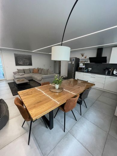 Moderne & ruhige  3,5 Zimmer Wohnung, sehr zentral – Foto 2