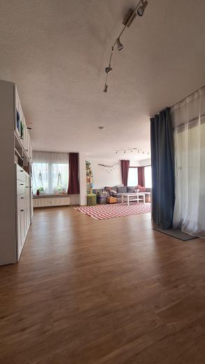 Großzügiges Wohnzimmer