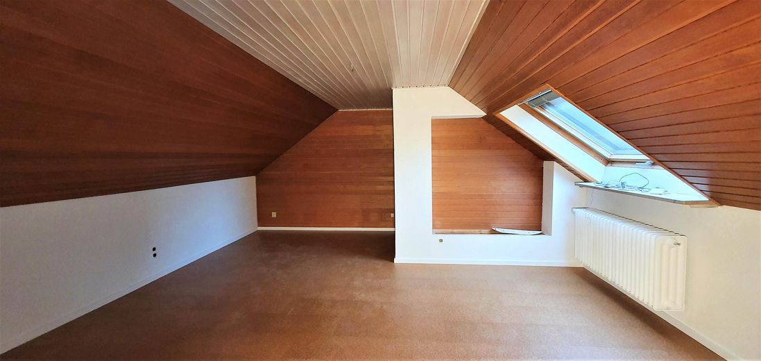 Germering'de garajlı bungalov – DachZimmer